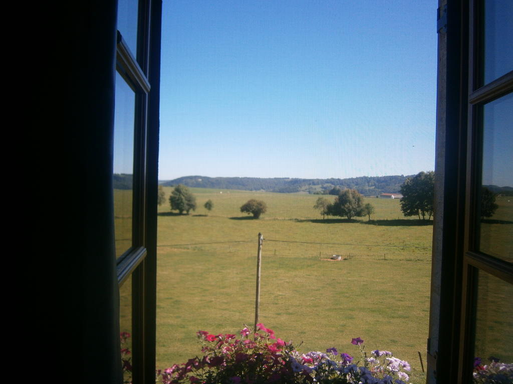 Le P'Tit Bonheur Bed and Breakfast Chilly-sur-Salins Exterior foto